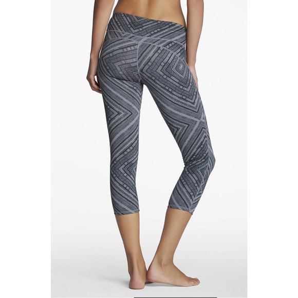 Fabletics Lima Capri Powerhold Leggngs Medium - Picture 2 of 8